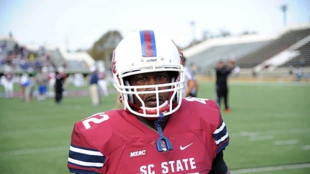The Senior Running Back: At 55 years old, Joe Thomas Sr. is trying to make college football history